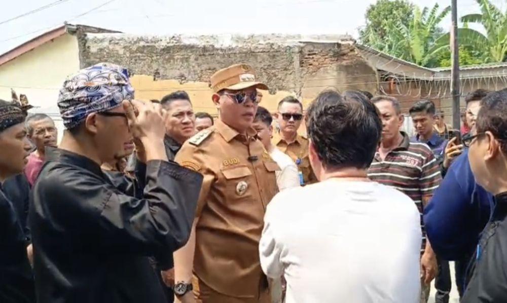 Budi Rustandi Adu Mulut dengan Warga yang Tolak Pembongkaran Rumah