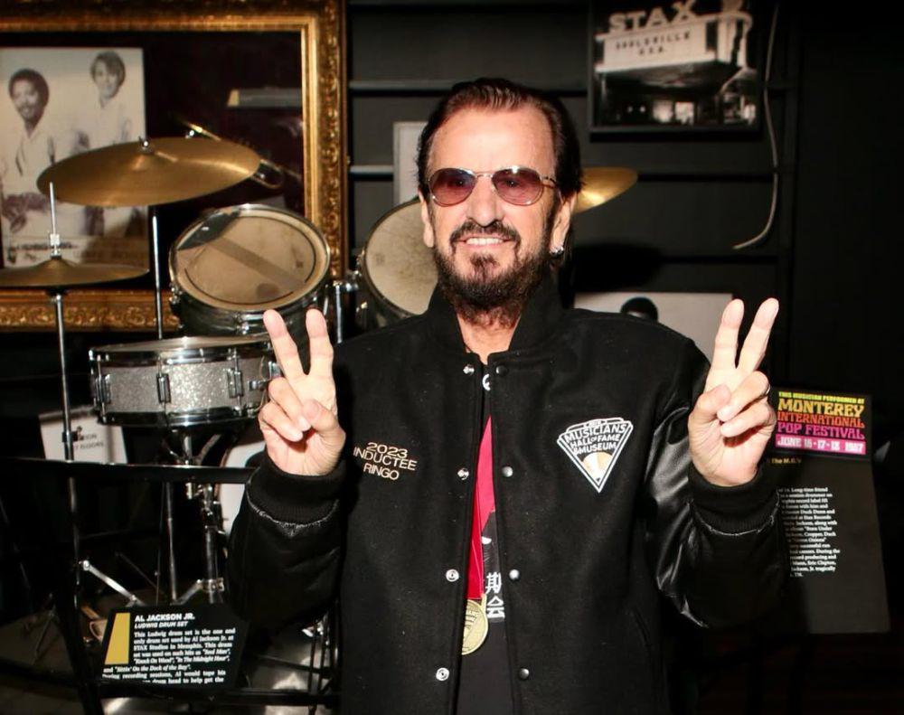 5 Musisi Legendaris yang Menginspirasi Gaya Bermusik Ringo Starr