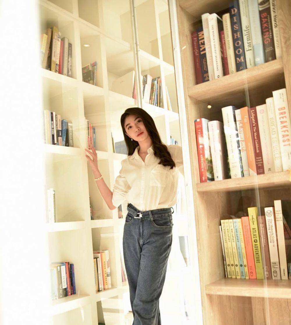 casual elegant style ala Shani Indira (instagram.com/_shanindira)