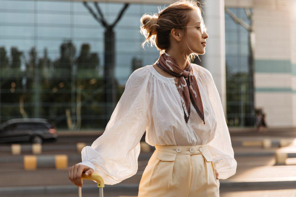 5 Ide Style di Airport, Tetap Nyaman di Penerbangan Panjang!