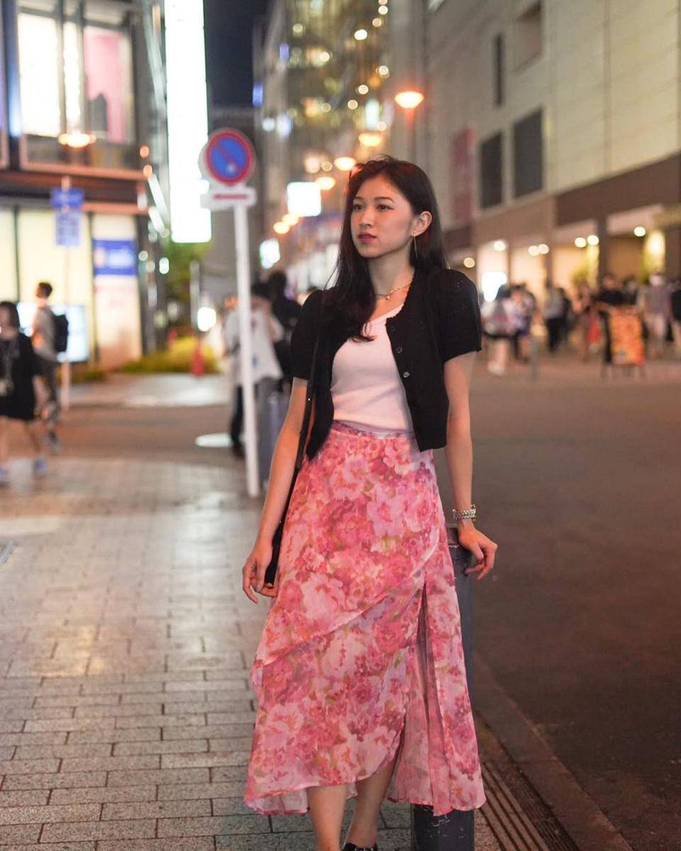 outfit girls day out ala Shani Indira (instagram.com/_shanindira)