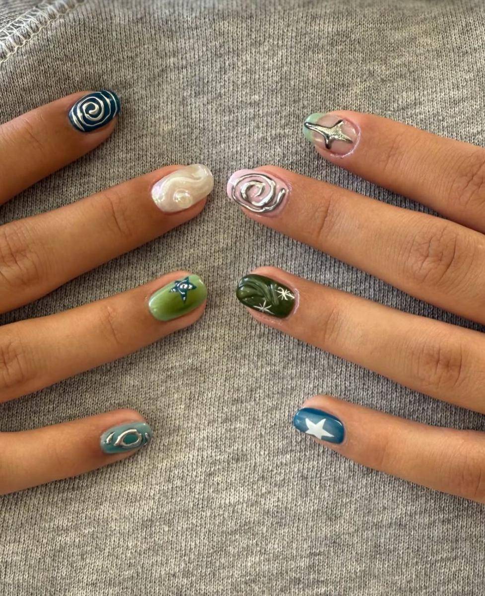 inspirasi 3D nail art yang hits di 2025 (instagram.com/nailsbyzola)