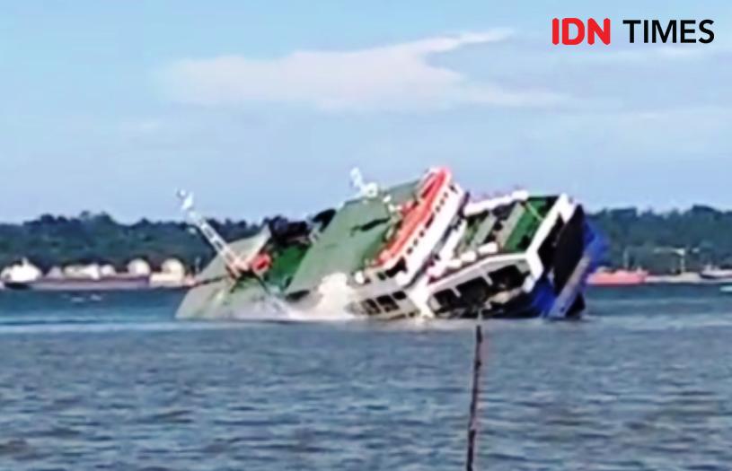 KMP Muhlisa Tenggelam di PPU, Dua Kru Hilang saat Perbaiki Mesin