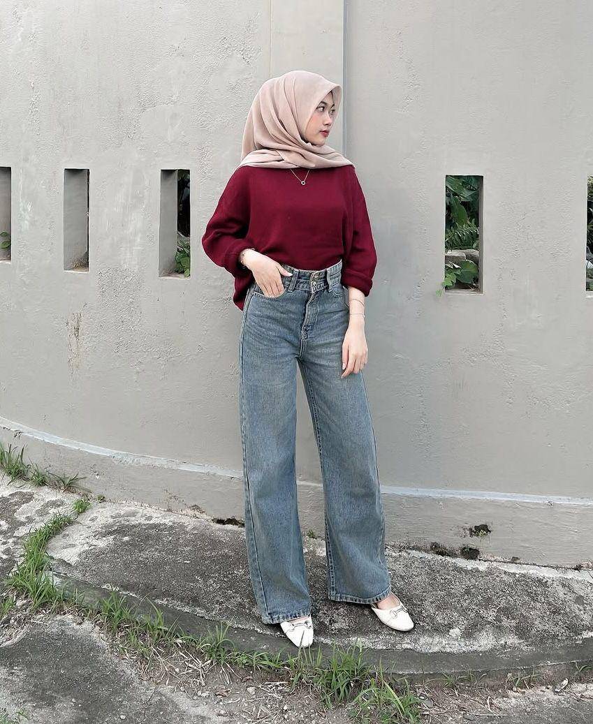potret ide padu padan short top dan baggy jeans ala Riezna Ramadhani (instagram.com/rieznaramadhani)