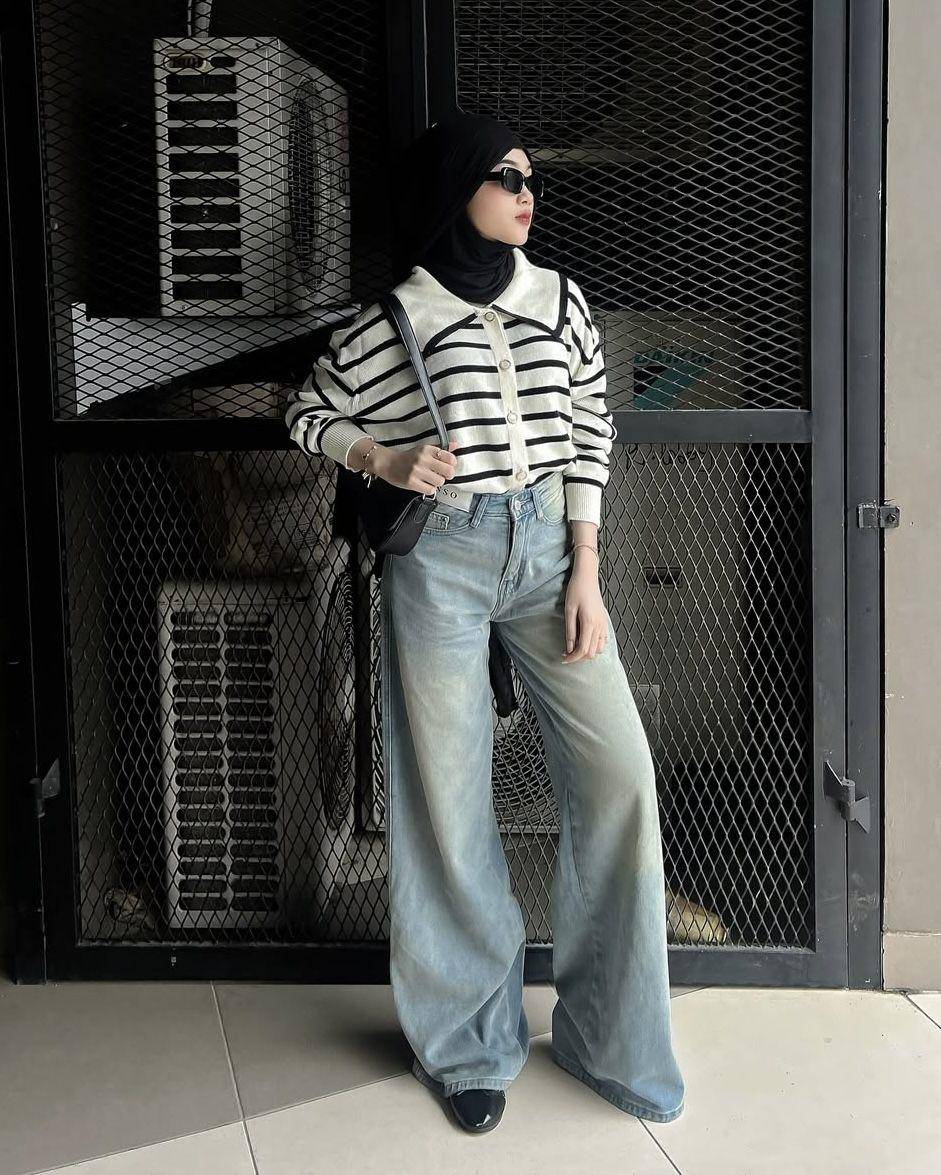 potret ide padu padan short top dan baggy jeans ala Riezna Ramadhani (instagram.com/rieznaramadhani)