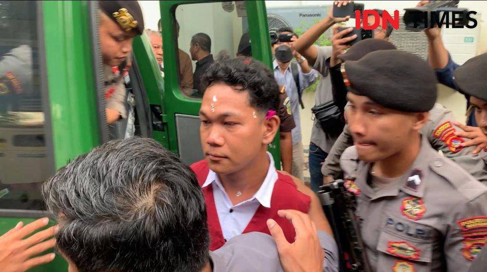 Terdakwa kasus pelecehan seksual Agus difabel. (IDN Times/Muhammad Nasir)