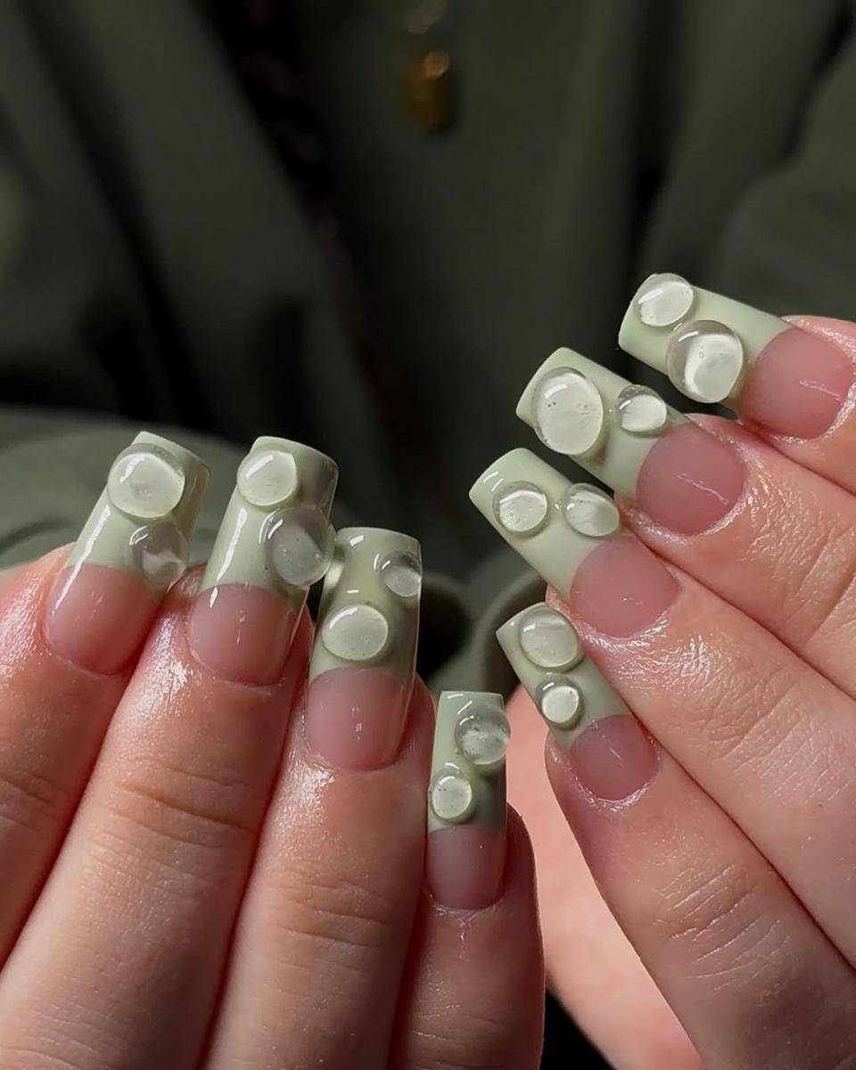 inspirasi 3D nail art yang hits di 2025 (instagram.com/pressed.byp)