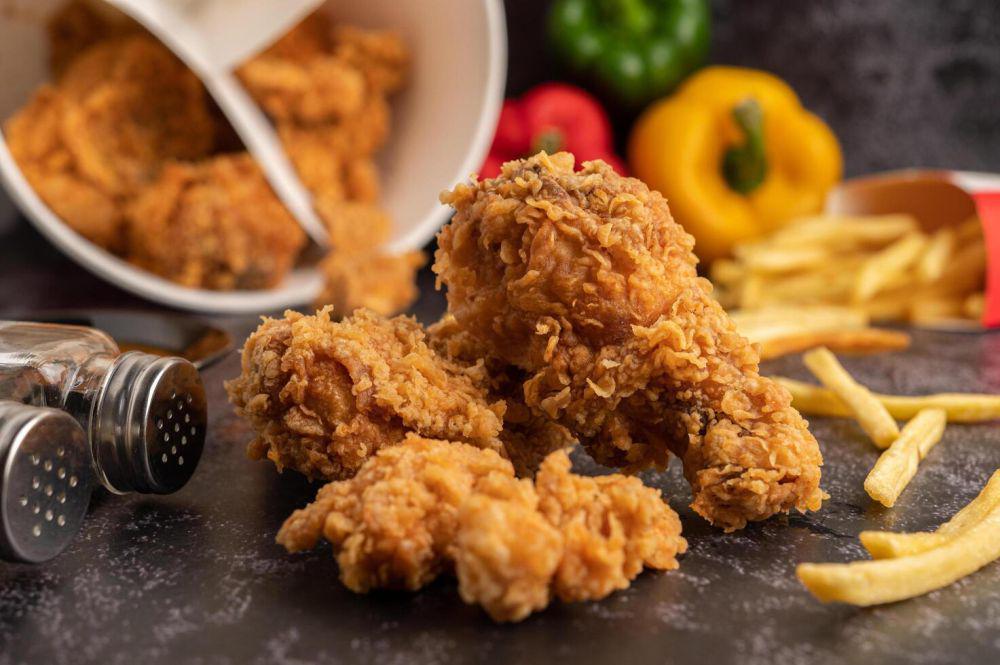 Kenapa Ayam Goreng yang Dibalut Tepung Mudah Amis?