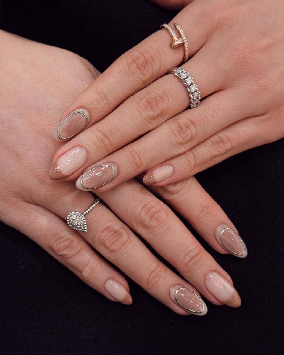inspirasi 3D nail art yang hits di 2025 (instagram.com/nailartbyqueenie)