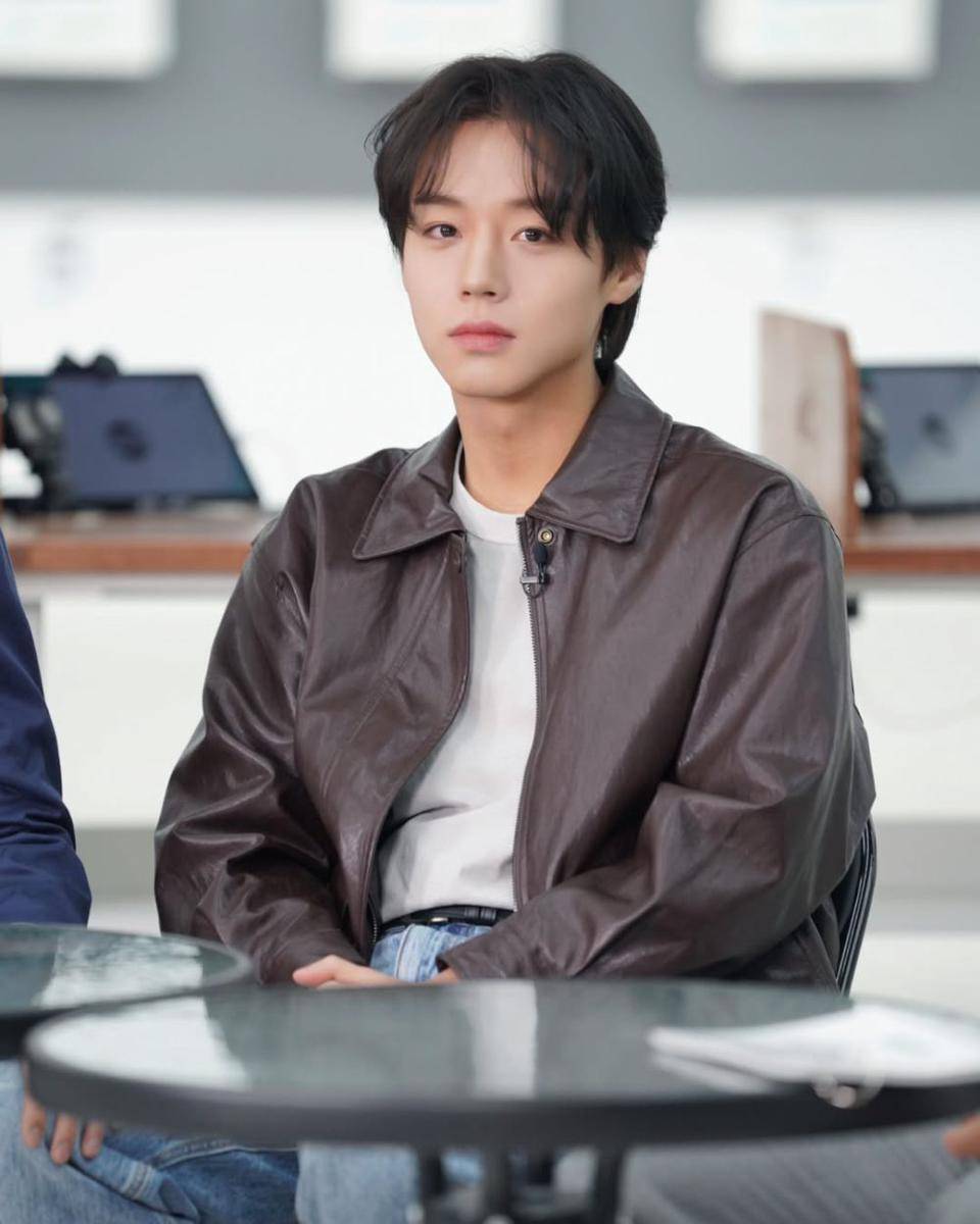 potret Park Ji Hoon (instagram.com/yy_ent)