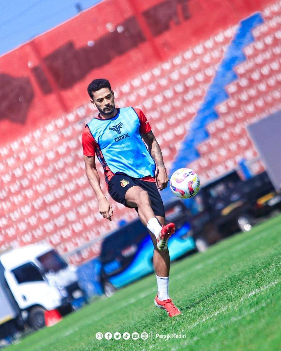Pemain Persik Kediri saat berlatih. Instagram.com/persikfcofficial