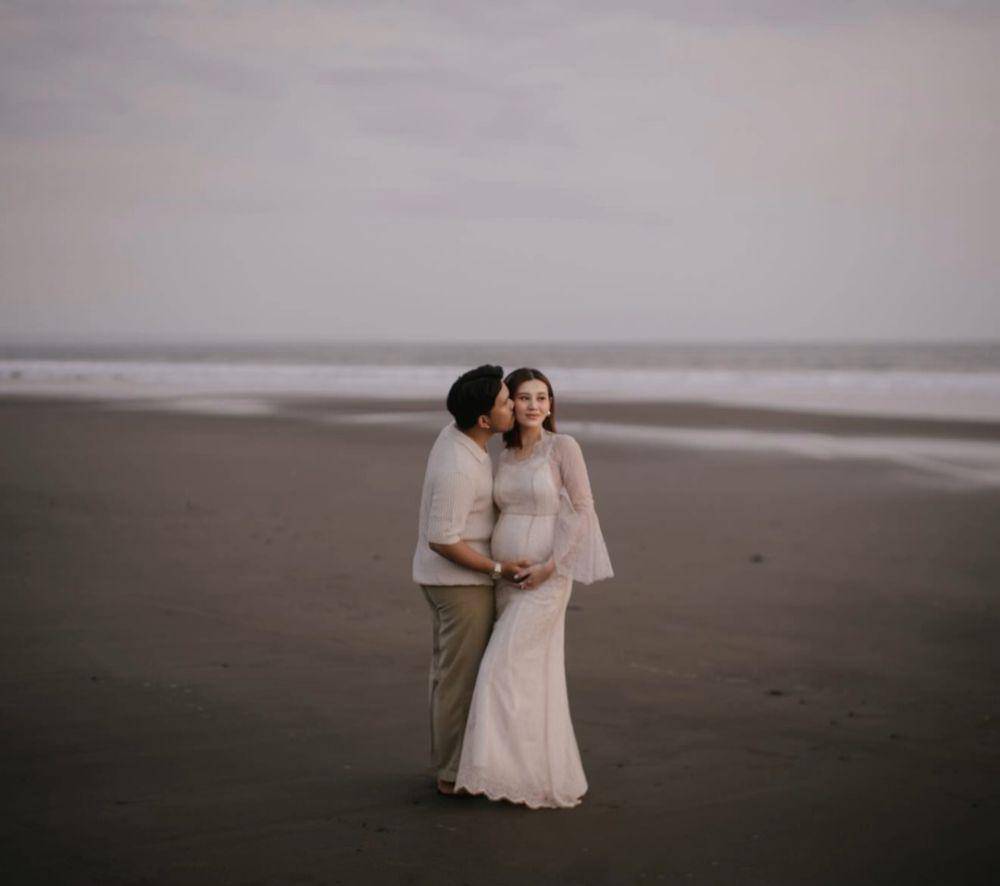 pemotretan maternity Aaliyah Massaid (instagram.com/thariqhalilintar)