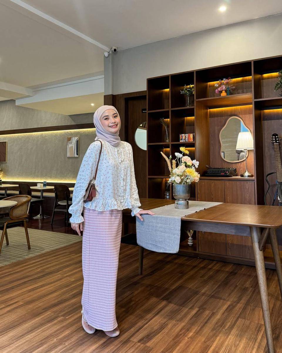 Tania Dewi (instagram.com/taniaaa.dn)