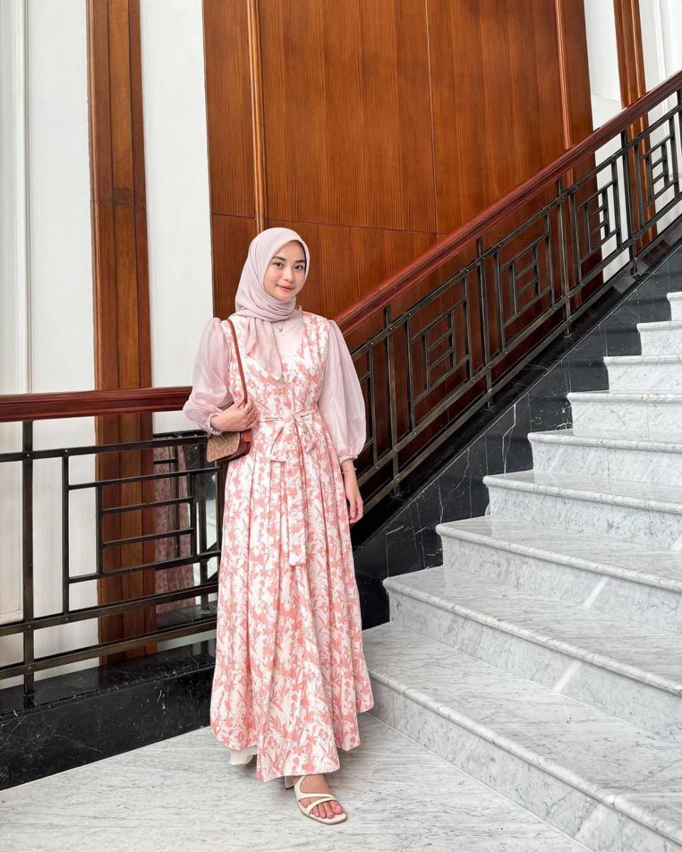 Tania Dewi (instagram.com/taniaaa.dn)