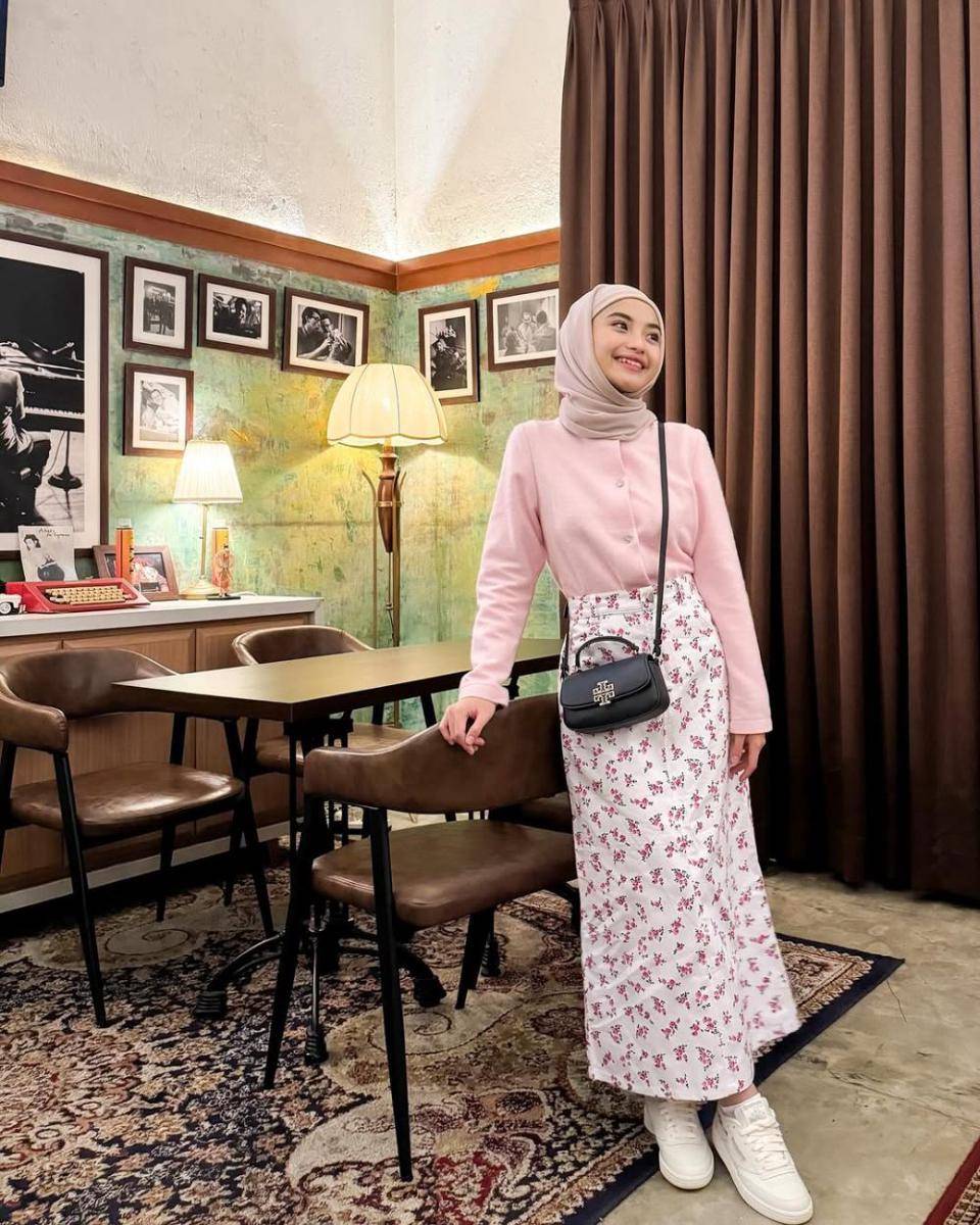 Tania Dewi (instagram.com/taniaaa.dn)