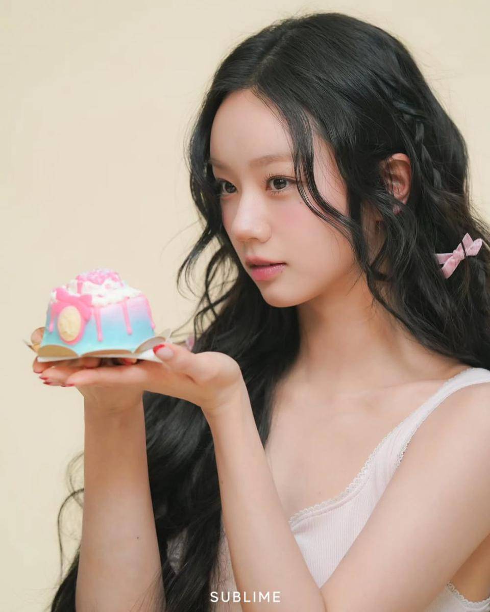 Lee Hye Ri (instagram.com/sublime__official)