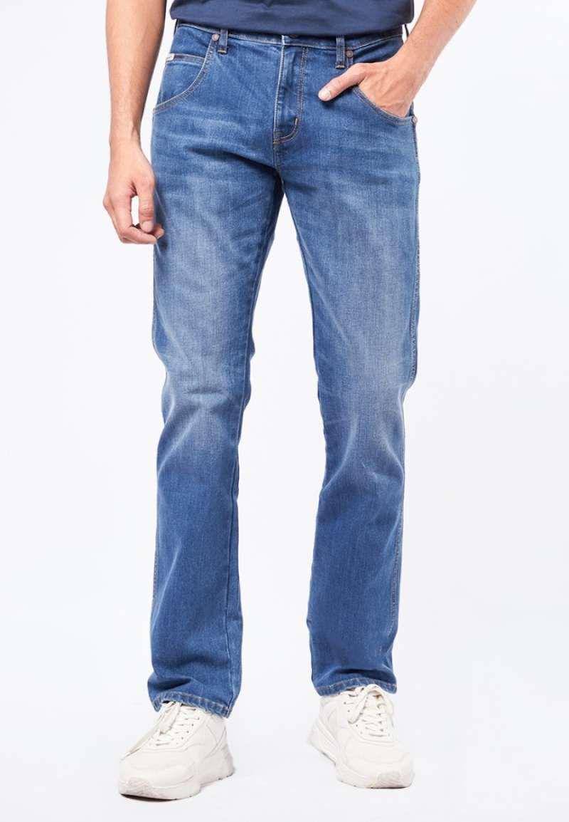 Wrangler JEANS Slim SPENC 04A22 (blibli.com)