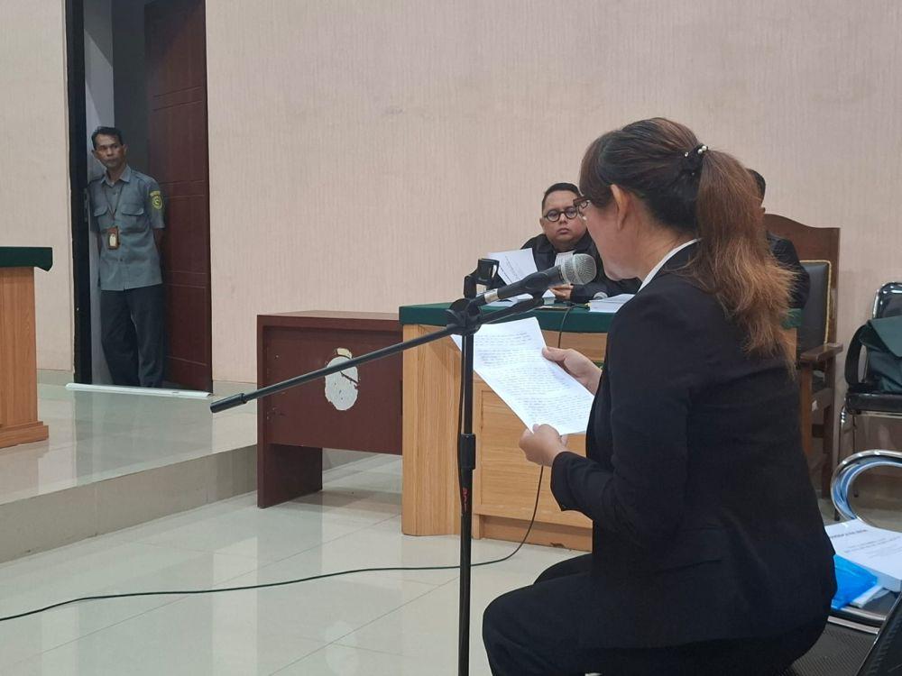 Dituntut 5 Tahun Penjara, Isa Zega Tantang JPU Sumpah Pocong