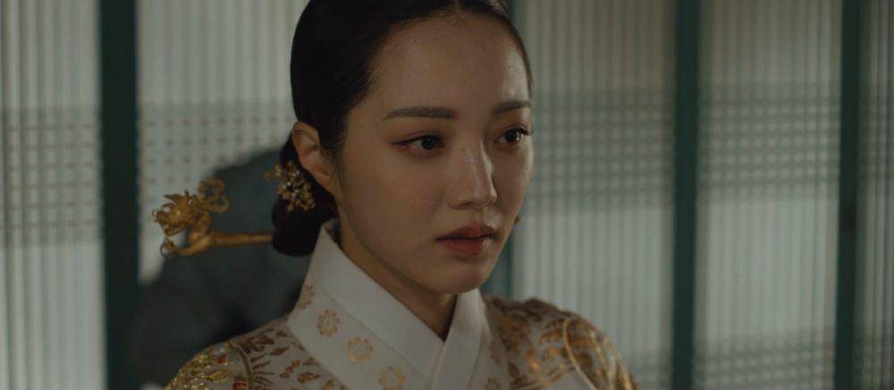 Han So Eun di The Haunted Palace (dok. SBS/The Haunted Palace)