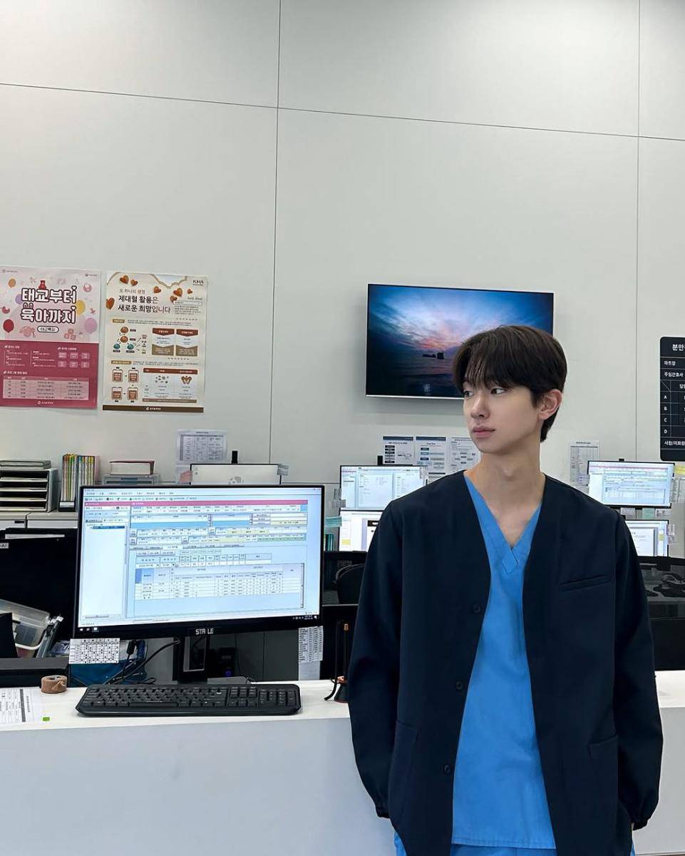 Kim E Jun (Instagram.com/twozun)
