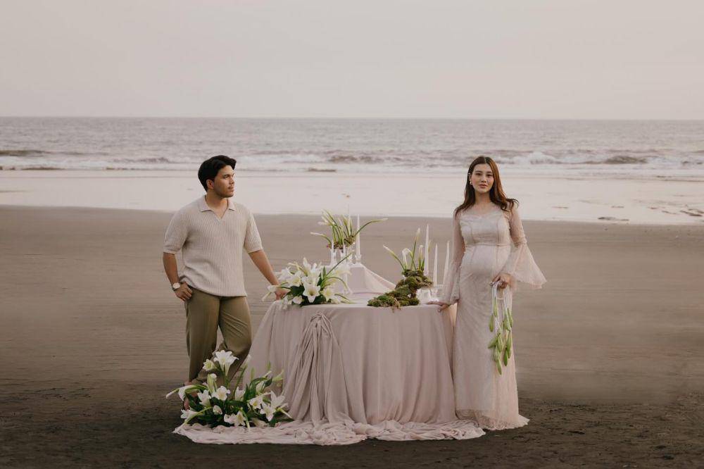 pemotretan maternity Aaliyah Massaid (instagram.com/fordem.co)