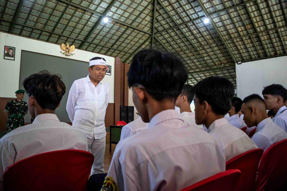 Dedi Mulyadi Ngamuk, Disalahkan Soal Jalan Rusak Cirebon
