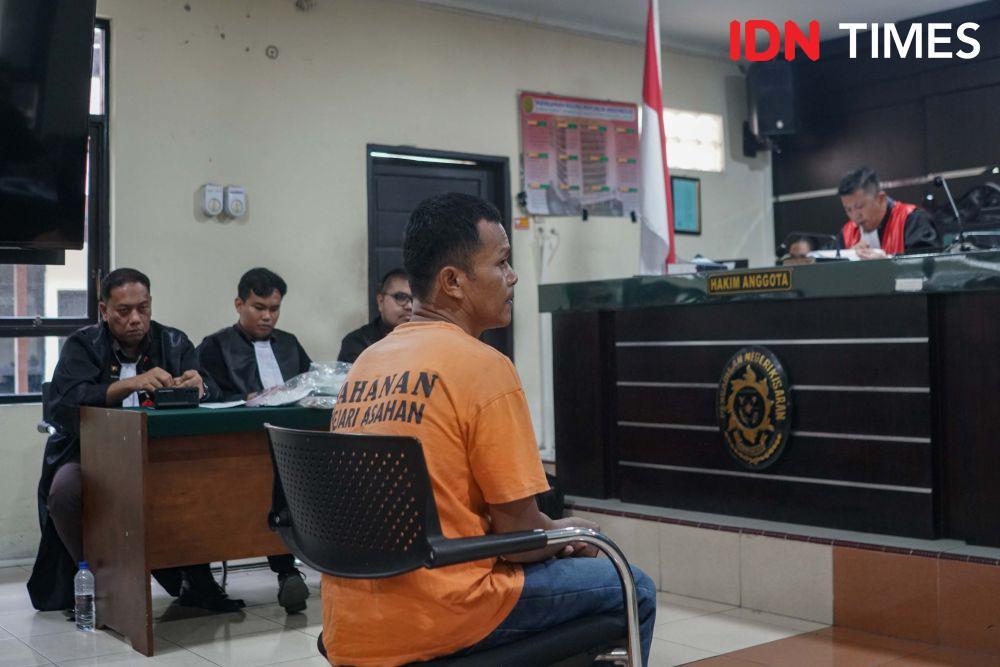 Terdakwa kasus perdagangan sisik tenggiling menjalani persidangan di Pengadilan Negeri Asahan, Senin (5/5/2025). (IDN Times/Prayugo Utomo)