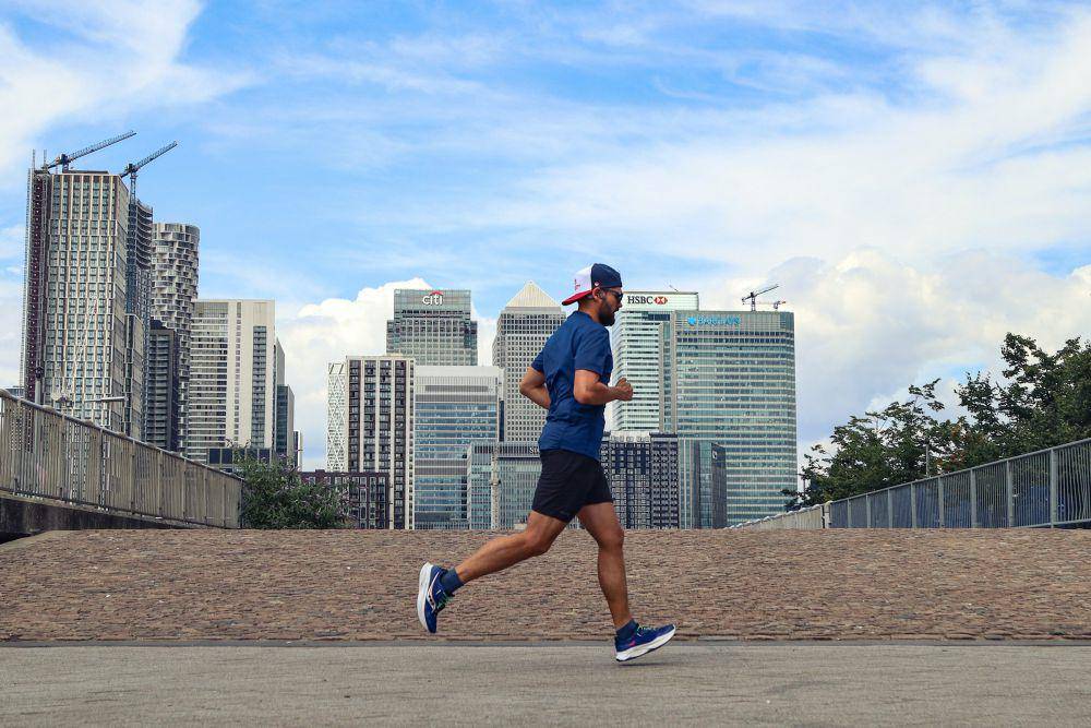 Ilustrasi laki-laki sedang jogging (unsplash.com/Diana Rafira)