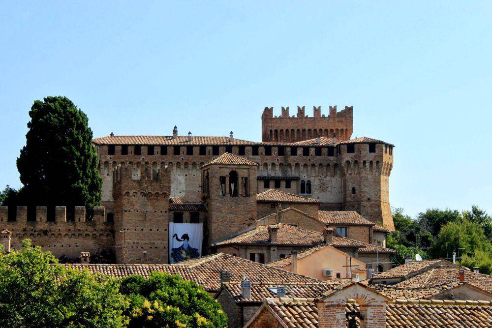 Gradara Castle (commons.wikimedia.org/Pier B.)
