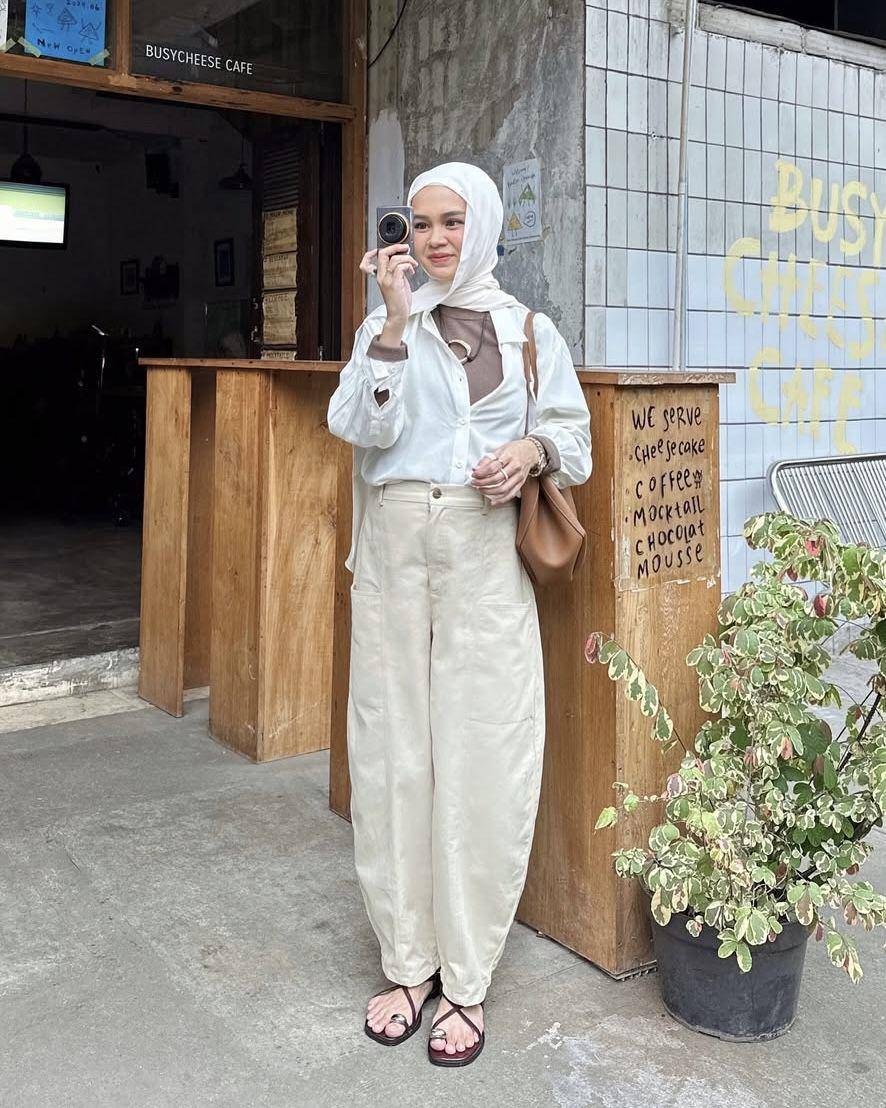 potret ide OOTD kasual hijab ala Yure Zalina (instagram.com/yurezalina)