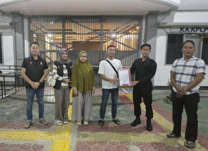 Penangkapan terpidana DPO Endang Pristiwati oleh tim Kejari Lampung Tengah. (DOK. Kejari Lampung Tengah).
