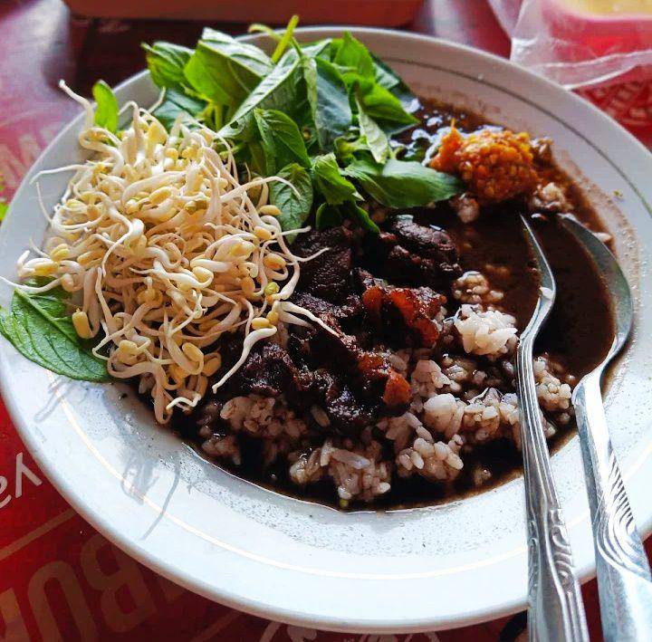 Warung Makan Rawon Penjara Bu Har, Solo (google.com/maps/Blade Bulls)