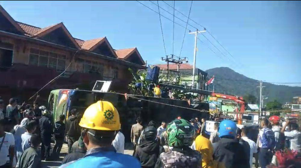 Kecelakaan Bus ALS di Padang Panjang (Foto: tangkap layar video)