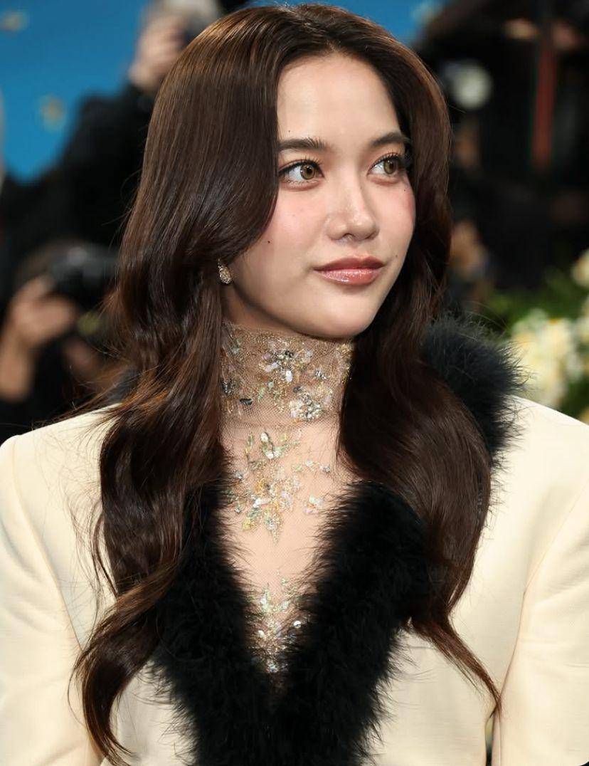 potret Freen Sarocha di Met Gala 2025(instagram.com/mtv)