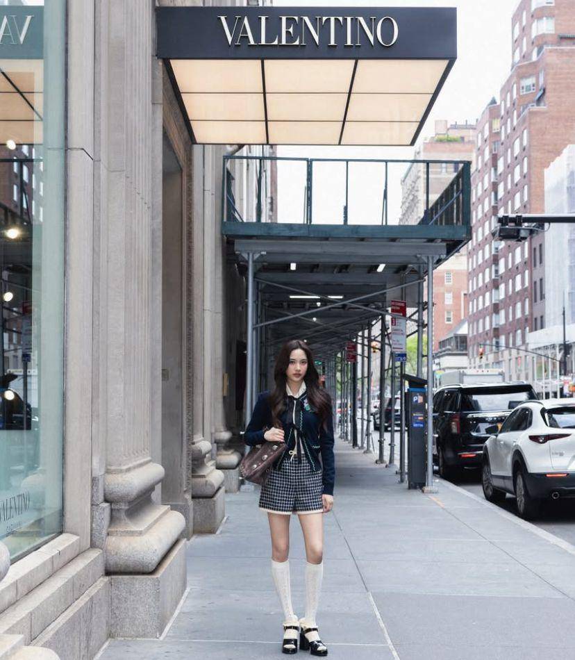 potret Freen Sarocha di New York (instagram.com/srchafreen)