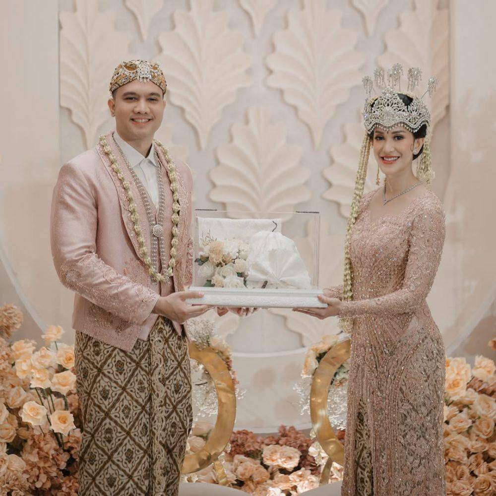 potret pernikahan Elma Agustin dan Ihsan Fadhlur Rahman (@ini_niel via instagram.com/@elmaaa_e)