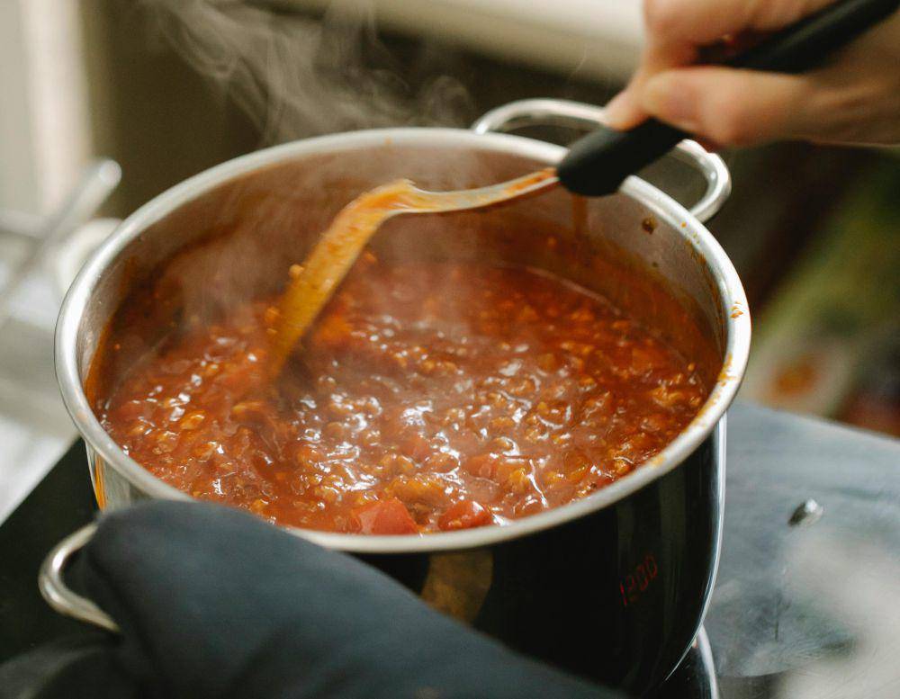 ilustrasi saus bolognese (pexels.com/Klaus Nielsen)