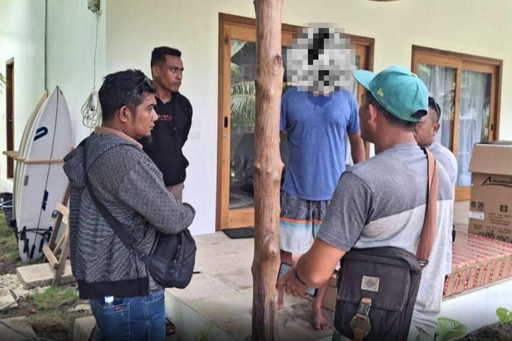 WNA Brazil Dibekuk Polisi Mentawai Kedapatan Pesan Ganja