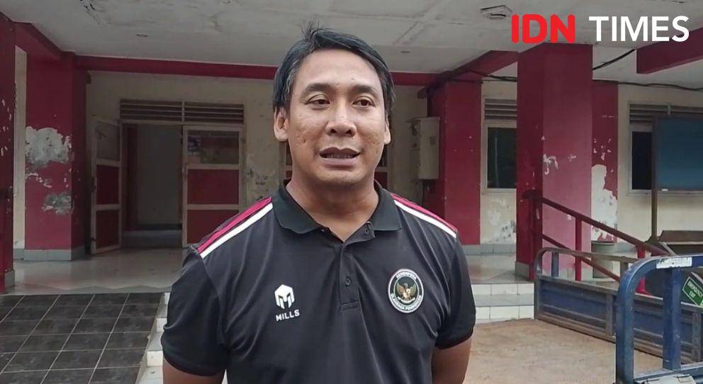 Timbul Prayitno, Ketua Panitia Penyelenggara POPDA Karesidenan Banyumas 2025 cabor bola voli indoor sebut sudah ada jalan damai, Selasa (6/5/2025).(IDN Times/Cokie Sutrisno)