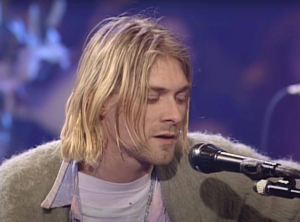 Kurt Cobain dalam Nirvana MTV Unplugged 1994