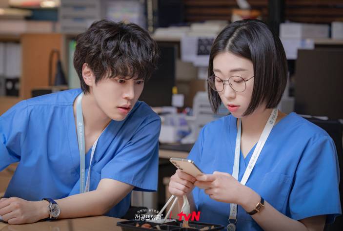 still cut drakor Resident Playbook (dok. tvN/Resident Playbook)