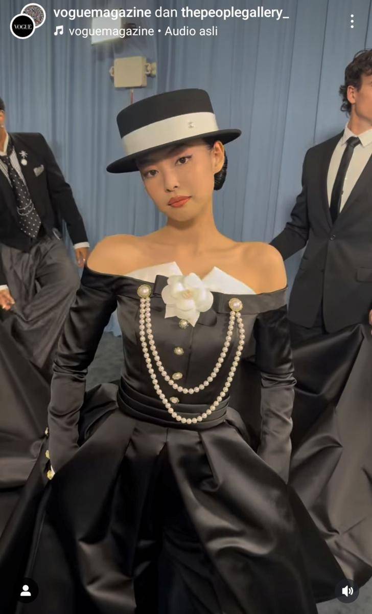 JENNIE di Met Gala 2025 (Instagram.com/voguemagazine)