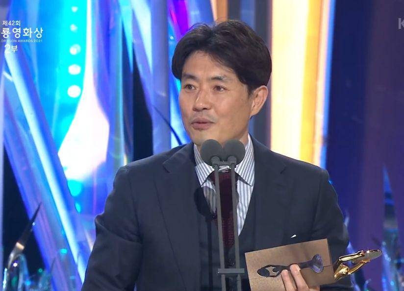 Ryoo Seung Wan di Baeksang Arts Awards 2022 (youtube.com/@baeksang)