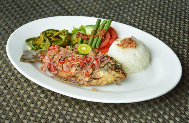 5 Tips Membuat Gurame Cobek, Hidangan Khas Sunda yang Kaya Rasa