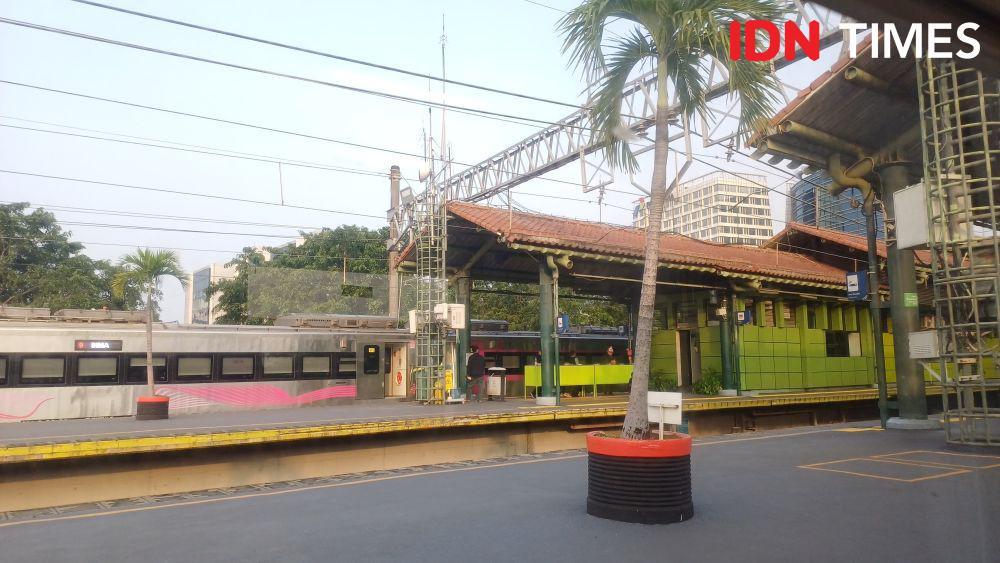 Cara Pesan Porter di Stasiun Kereta, biar Gak Repot Bawa Barang