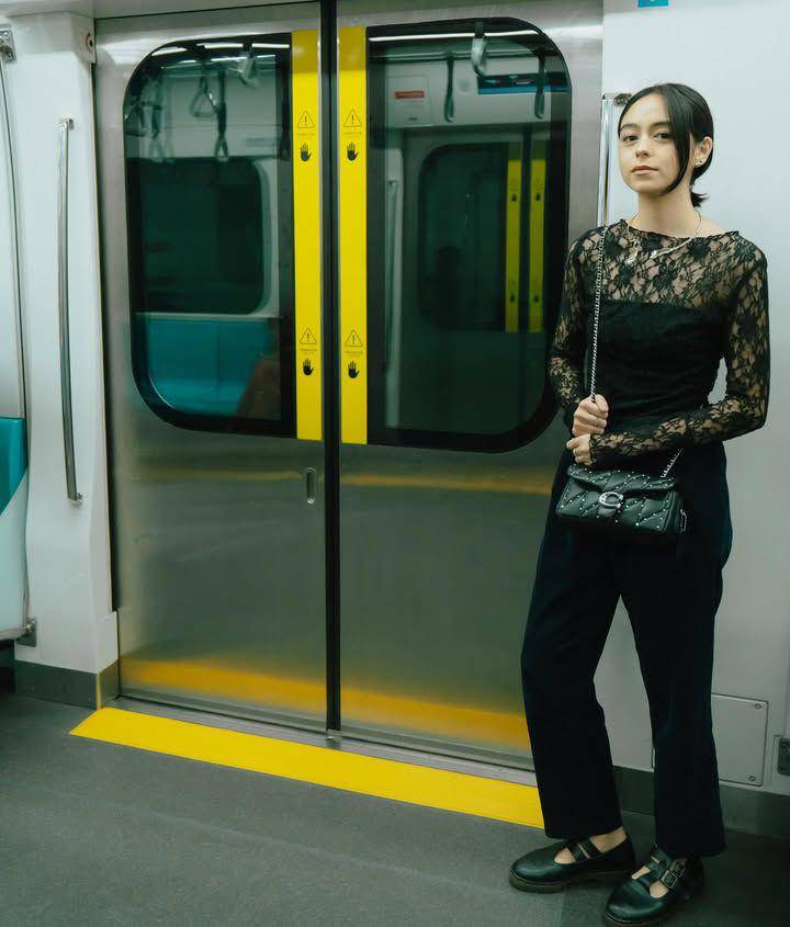 inspirasi OOTD Yasmin Jasem pemeran film Sorop (instagram.com/yasminjasem)
