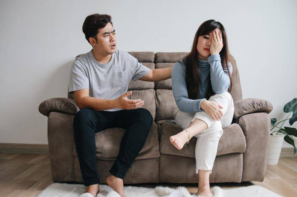 Ilustrasi konflik dengan pasangan