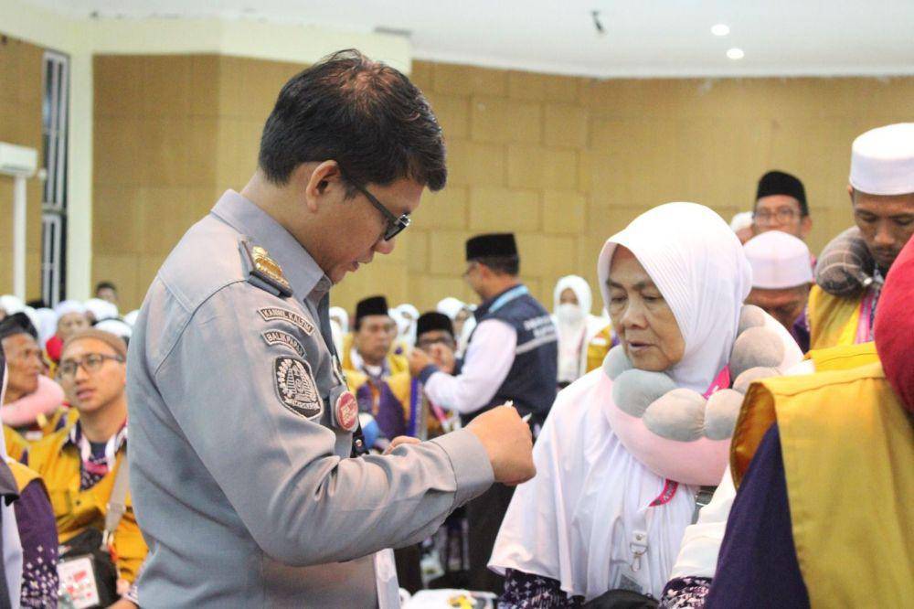Kantor Imigrasi Kelas I TPI Balikpapan memastikan seluruh proses keimigrasian berjalan lancar untuk keberangkatan jemaah haji 1446 H. (Dok. Imigrasi Balikpapan)