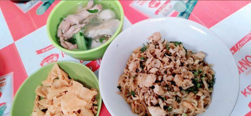 Mie Ayam Bakso Apollo (google.com/maps/Yayan Supriyani)