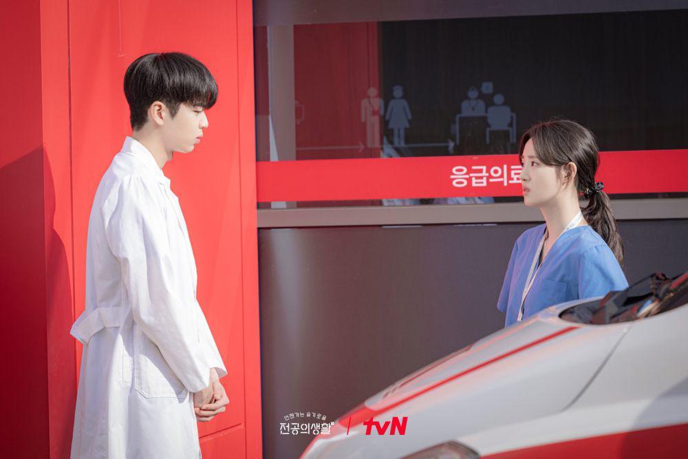 7 Cara Bijak Pyo Nam Kyeong Mendidik Tak Gi On di Resident Playbook